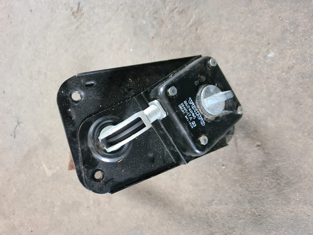 Rezerves riepas pacēlšanas mehānisms priekš VOLVO XC90 2004 1 Rezerves riepas pacēlšanas mehānisms priekš VOLVO XC90 2004