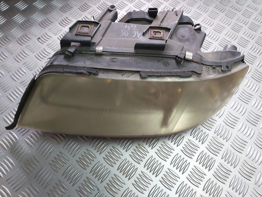 Priekšējais kreisais lukturis priekš AUDI A4 2003 1 Priekšējais kreisais lukturis priekš AUDI A4 2003