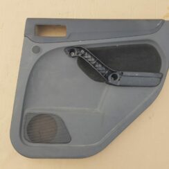 Aizmugurējo labo durvju apdare priekš FORD FOCUS 2006