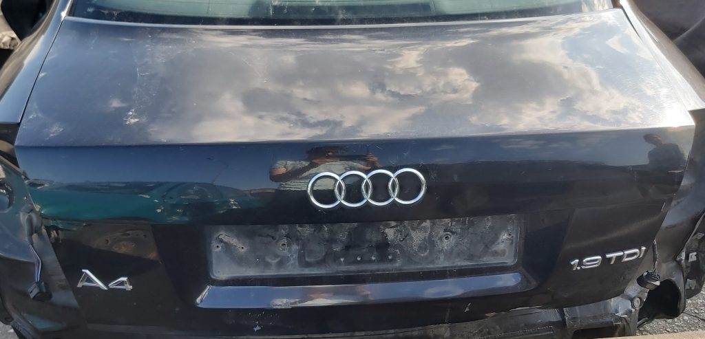Bagāžnieka vāks priekš AUDI A4 2004 1 Bagāžnieka vāks priekš AUDI A4 2004