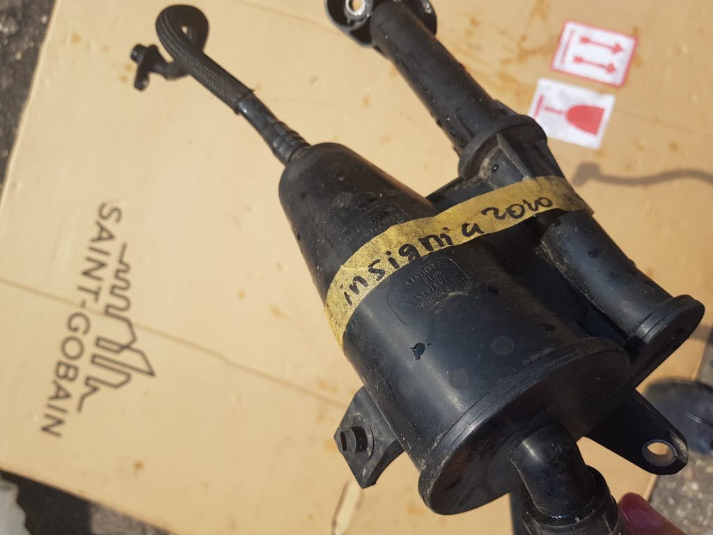 Kartera eļļas separators priekš OPEL INSIGNIA SPORTS TOURER 2010 2 Kartera eļļas separators priekš OPEL INSIGNIA SPORTS TOURER 2010