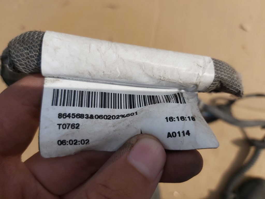 Durvju vadi priekš VOLVO V70 2002 SILVER 2 Durvju vadi priekš VOLVO V70 2002 SILVER