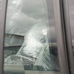 Kreiso durvju stūra stikls priekš RENAULT MEGANE 2004