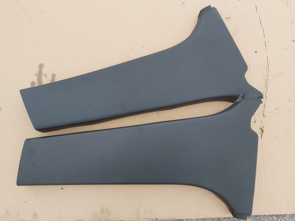 Vidējas salona statnes apdare priekš TOYOTA AVENSIS 2004 1 Vidējas salona statnes apdare priekš TOYOTA AVENSIS 2004