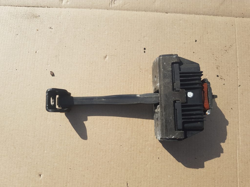 Durvju pietura priekš BMW 530D E61 2006 TOURING TITANSILVER