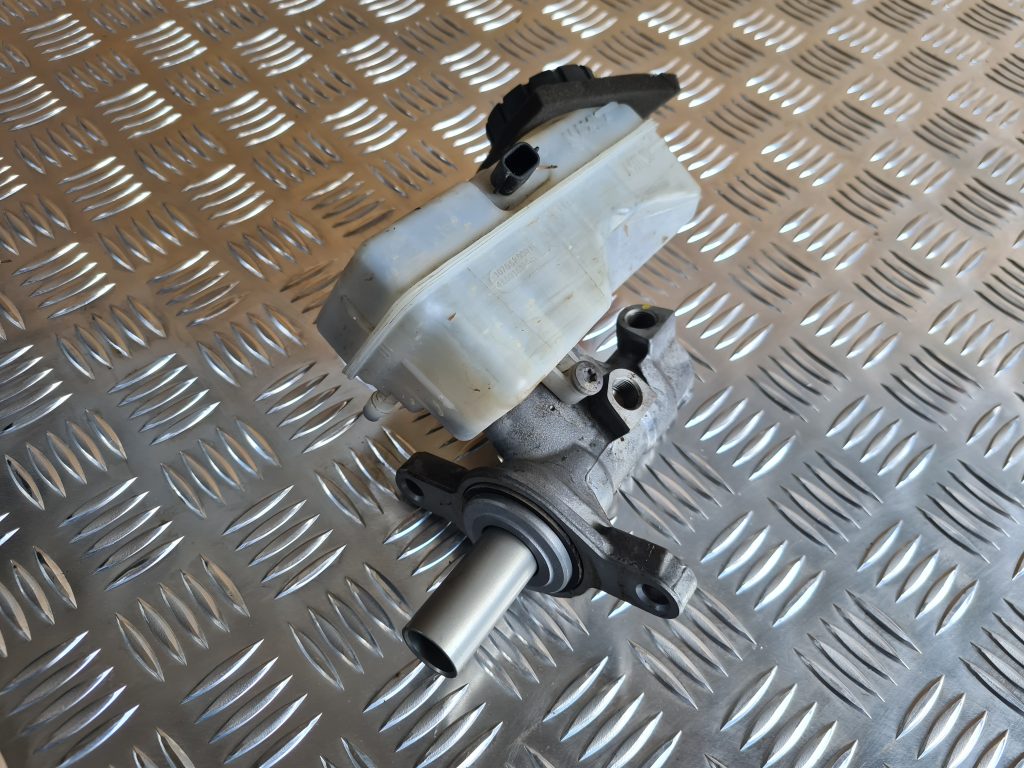 Bremžu pastiprinātāja galvenais cilindrs priekš DACIA LODGY 2014 1 Bremžu pastiprinātāja galvenais cilindrs priekš DACIA LODGY 2014