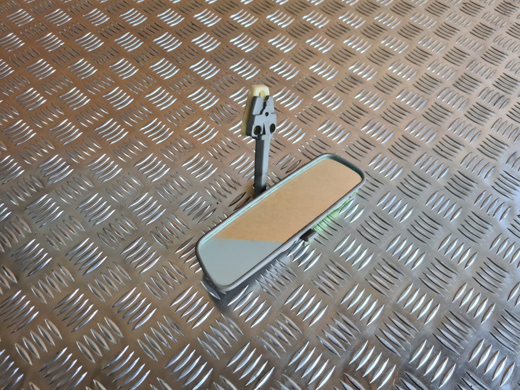 Salona atpakaļskata spogulis priekš NISSAN X-TRAIL 2005 1 Salona atpakaļskata spogulis priekš NISSAN X-TRAIL 2005