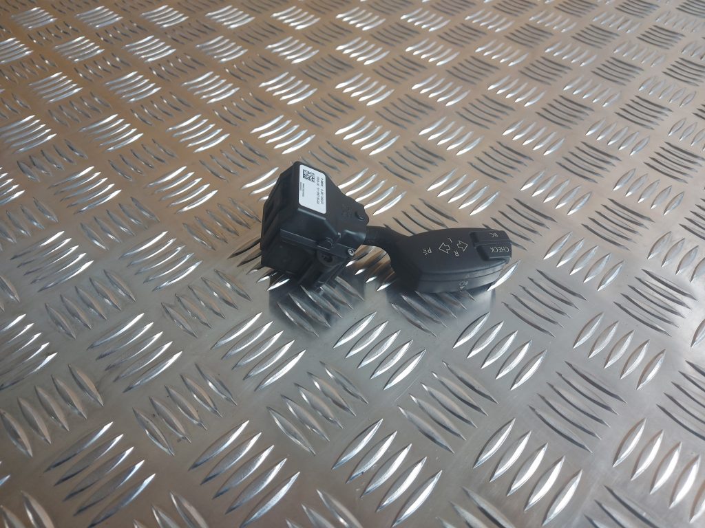 Pagrieziena rādītāju slēdzis priekš BMW 525 E60 2006 OLIVE 3 Pagrieziena rādītāju slēdzis priekš BMW 525 E60 2006 OLIVE