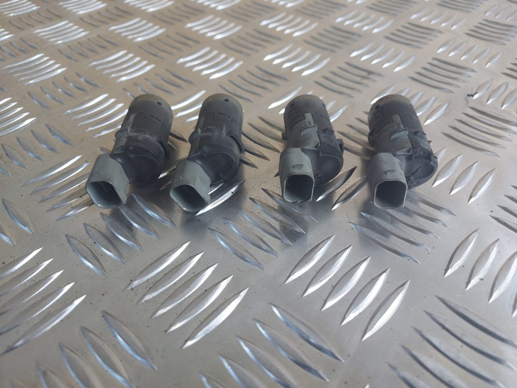 Parkošanās devējs priekš BMW 525 E60 2006 OLIVE 5 Parkošanās devējs priekš BMW 525 E60 2006 OLIVE