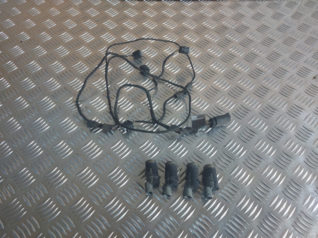 Parkošanās devējs priekš BMW 525 E60 2006 OLIVE 4 Parkošanās devējs priekš BMW 525 E60 2006 OLIVE