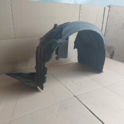 Priekšējais kreisais paspārns priekš BMW 525 E60 2006 OLIVE