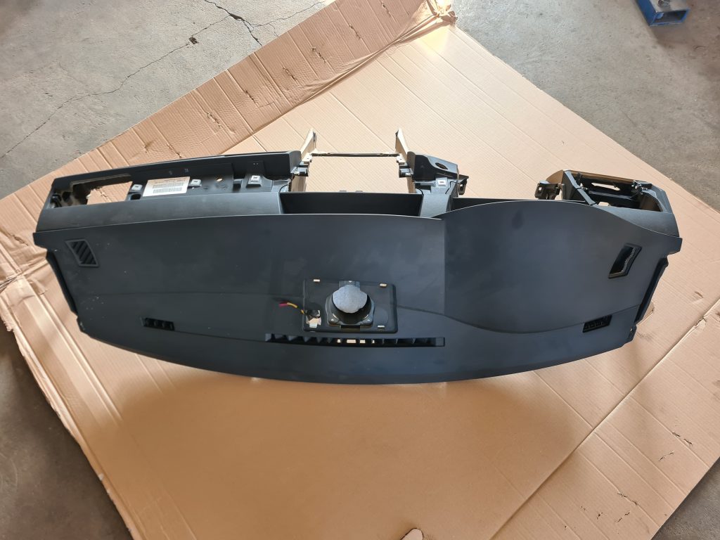 Mērinstrumentu panelis priekš BMW 525 E60 2006 OLIVE 1 Mērinstrumentu panelis priekš BMW 525 E60 2006 OLIVE