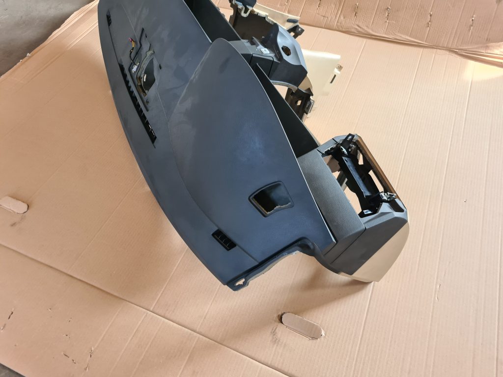 Mērinstrumentu panelis priekš BMW 525 E60 2006 OLIVE 3 Mērinstrumentu panelis priekš BMW 525 E60 2006 OLIVE