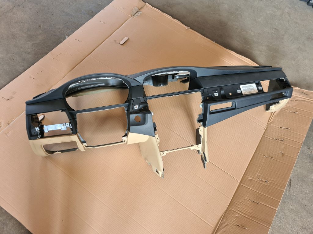 Mērinstrumentu panelis priekš BMW 525 E60 2006 OLIVE 2 Mērinstrumentu panelis priekš BMW 525 E60 2006 OLIVE