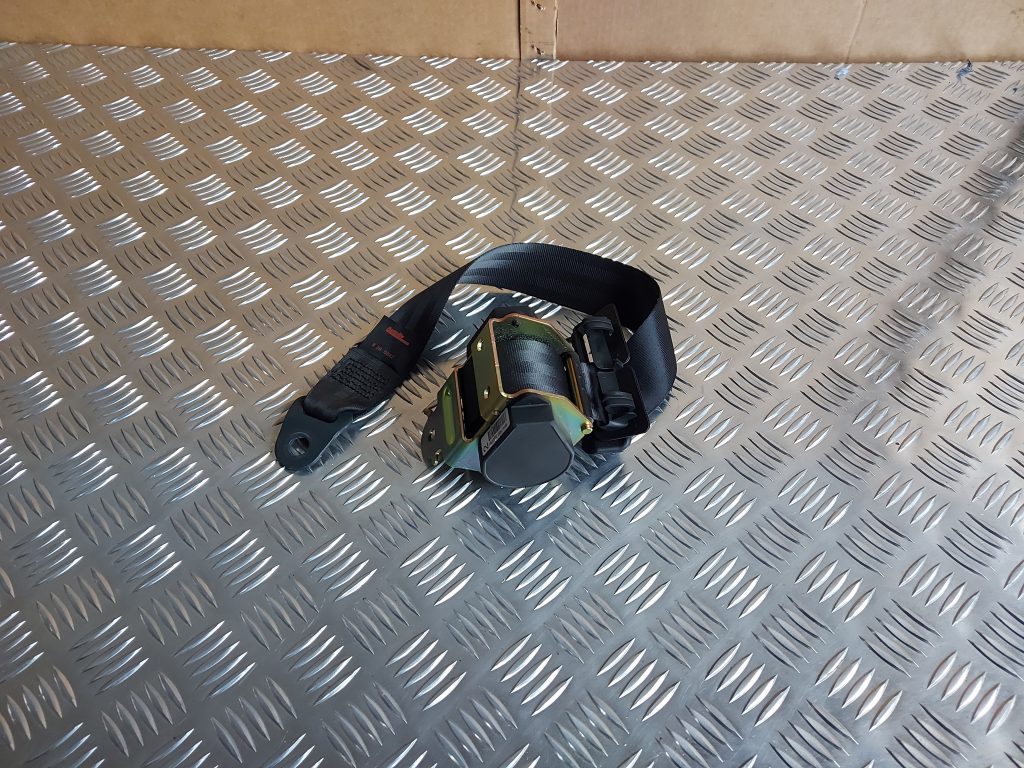 Aizmugurējā labā drošības josta priekš PEUGEOT 407 2006 1 Aizmugurējā labā drošības josta priekš PEUGEOT 407 2006