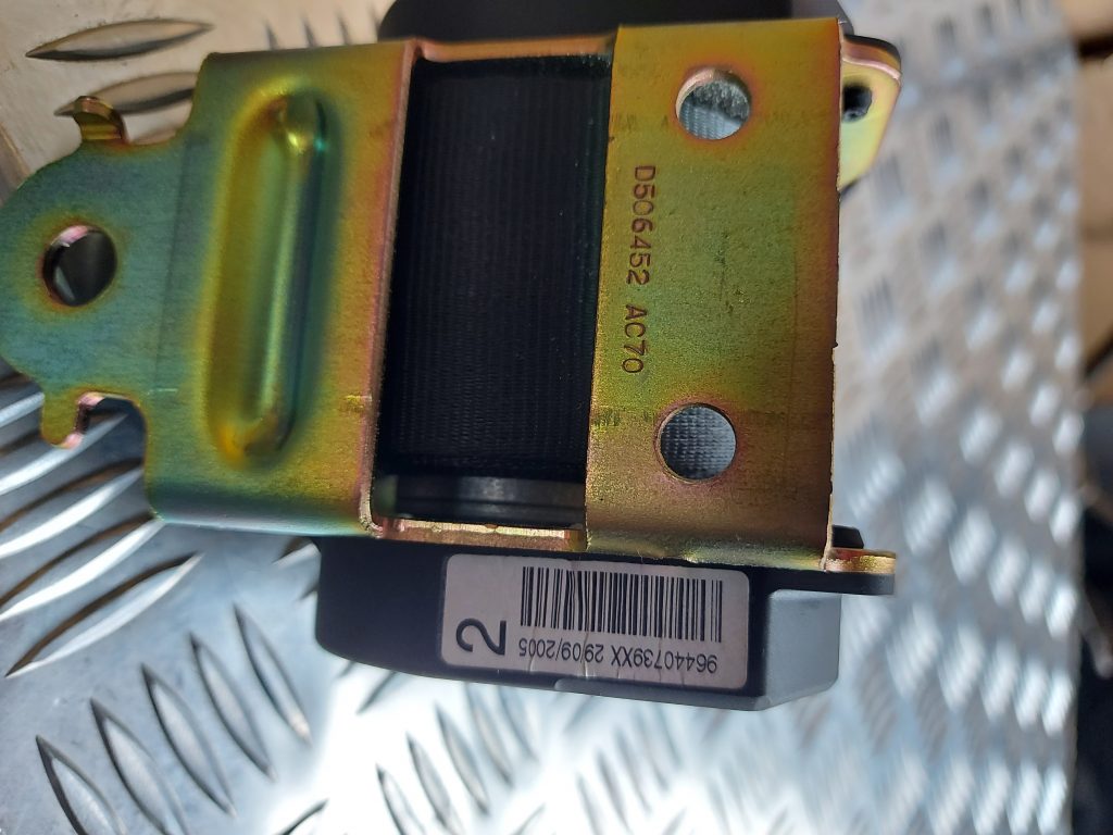 Aizmugurējā labā drošības josta priekš PEUGEOT 407 2006 2 Aizmugurējā labā drošības josta priekš PEUGEOT 407 2006