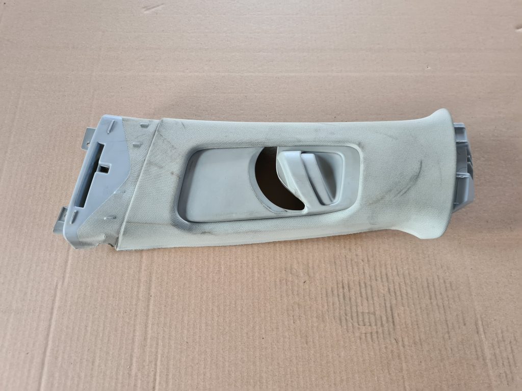 Vidējas salona statnes apdare priekš TOYOTA AVENSIS 2012