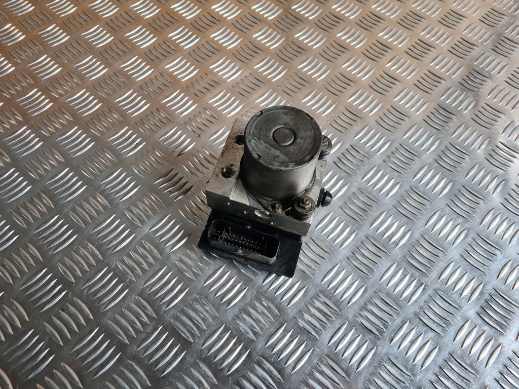 ABS bloks priekš AUDI A6 AVANT 2007 QUATTRO 4 ABS bloks priekš AUDI A6 AVANT 2007 QUATTRO