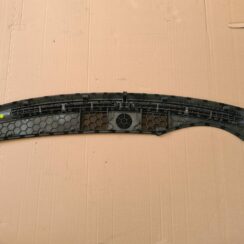 Vējstikla ventilācijas režģis (salonā) priekš AUDI A6 AVANT 2007 QUATTRO