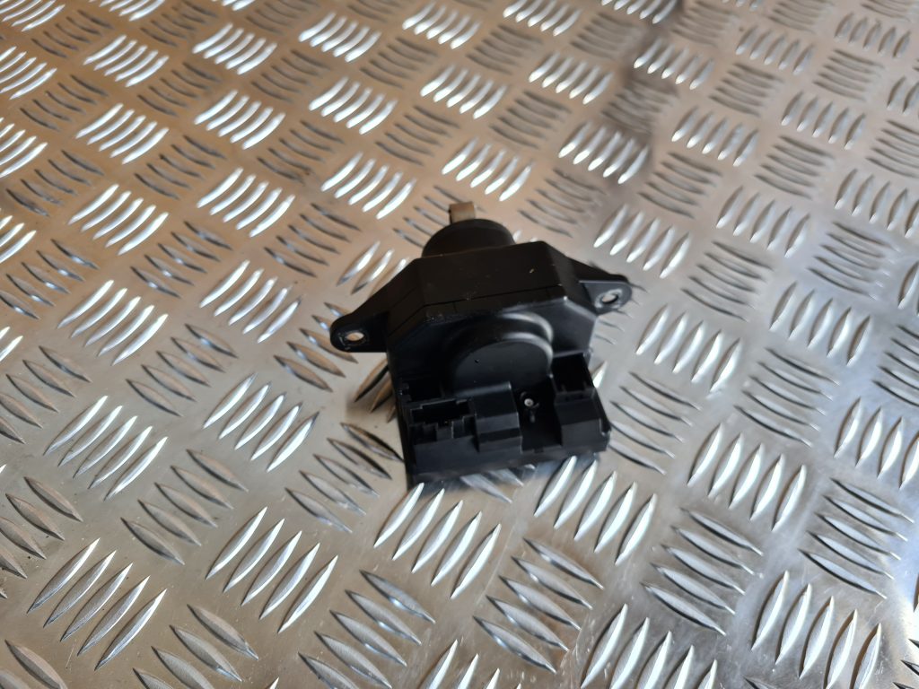 Aizdedzes slēdzene priekš AUDI A6 AVANT 2007 QUATTRO 2 Aizdedzes slēdzene priekš AUDI A6 AVANT 2007 QUATTRO