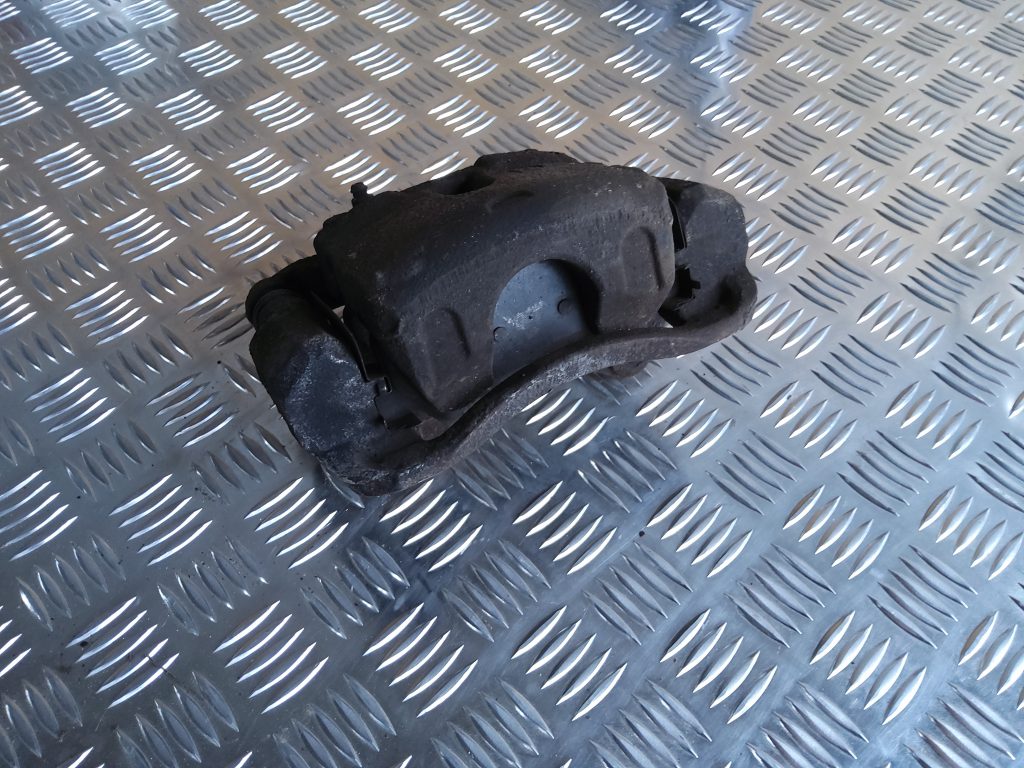 Priekšējais kreisais suports priekš KIA CEED 2013 1 Priekšējais kreisais suports priekš KIA CEED 2013