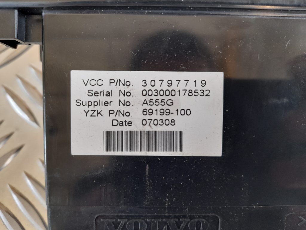 Displejs priekš VOLVO S40 2007 2 Displejs priekš VOLVO S40 2007