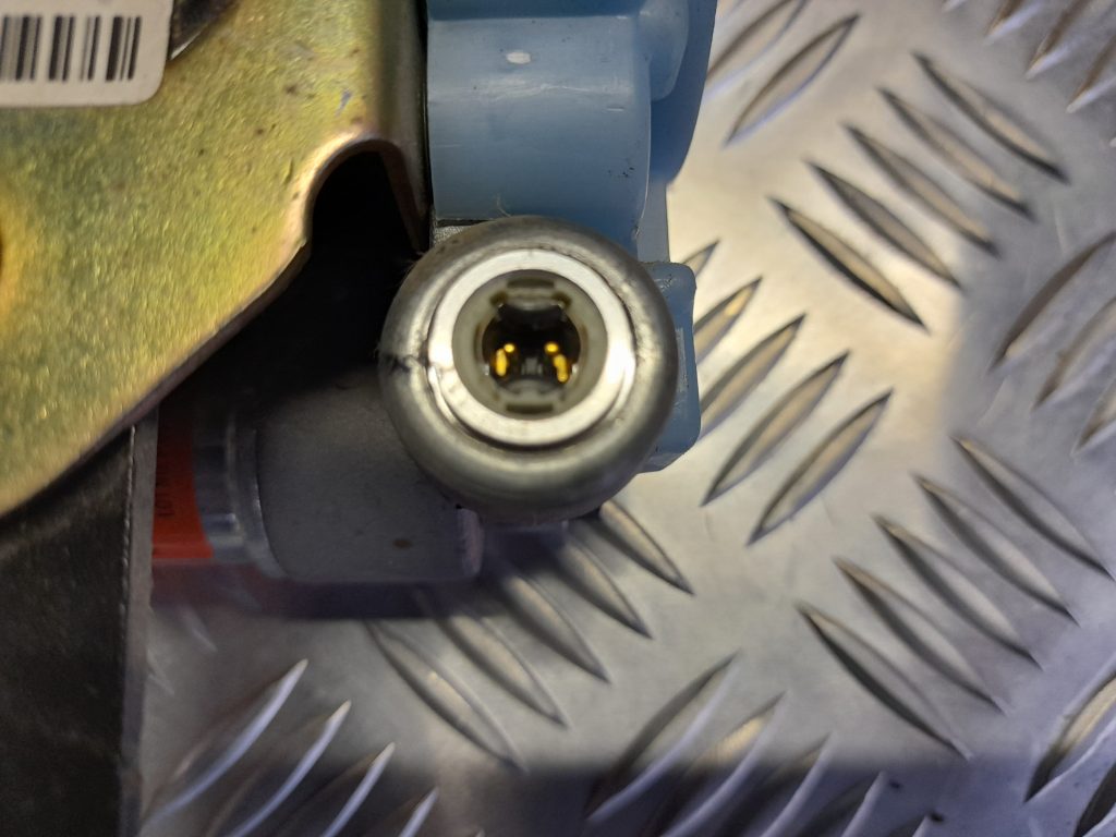 Priekšējā kreisā drošības josta priekš KIA PICANTO 2006