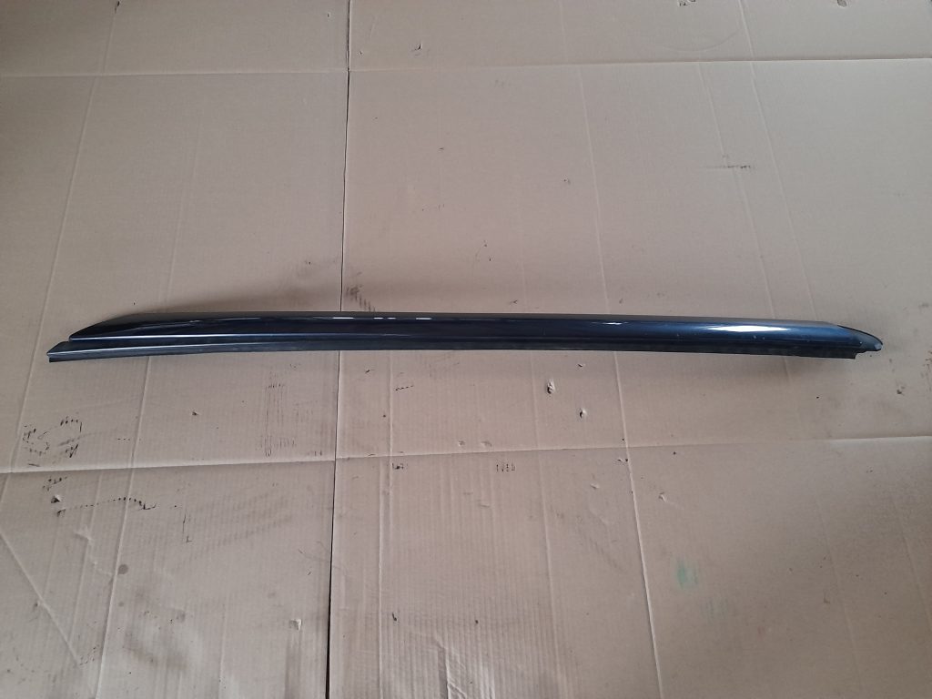 Vējstikla moldings priekš CITROEN PICASSO 2007 1 Vējstikla moldings priekš CITROEN PICASSO 2007