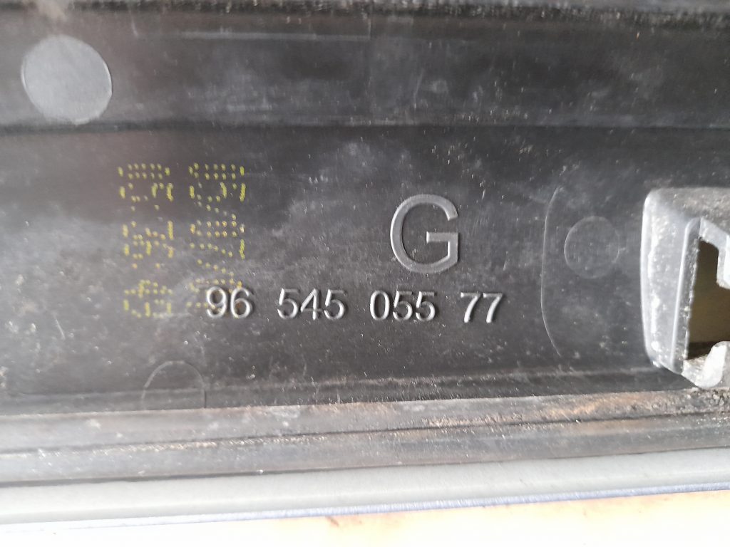 Vējstikla moldings priekš CITROEN PICASSO 2007 2 Vējstikla moldings priekš CITROEN PICASSO 2007