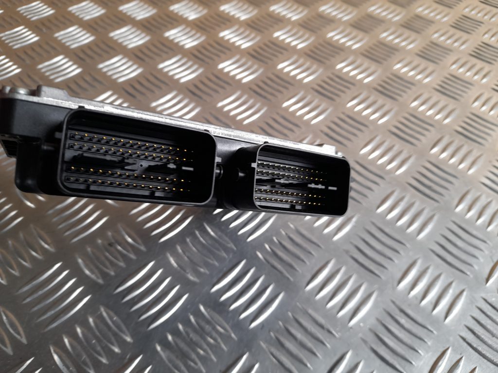 Dzinēja vadības bloks priekš MAZDA 6 2008 3 Dzinēja vadības bloks priekš MAZDA 6 2008