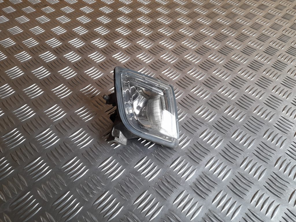 Miglas lukturis priekšā labajā pusē priekš MAZDA 6 2008 1 Miglas lukturis priekšā labajā pusē priekš MAZDA 6 2008