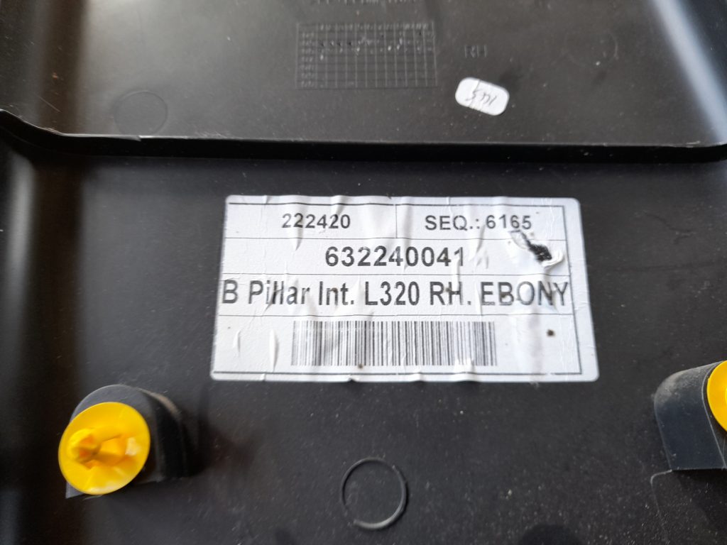 Vidējas salona statnes apdare priekš RANGE ROVER SPORT 2007 3 Vidējas salona statnes apdare priekš RANGE ROVER SPORT 2007