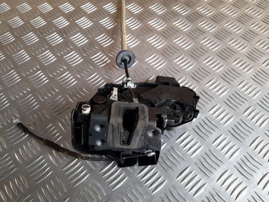 Aizmugurējo kreiso durvju slēdzene priekš RANGE ROVER SPORT 2007