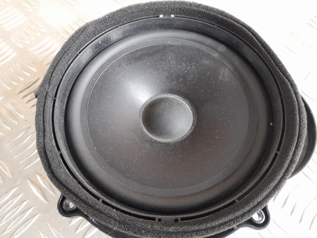 Durvju skaļrunis, apakšā priekš RANGE ROVER SPORT 2007 2 Durvju skaļrunis, apakšā priekš RANGE ROVER SPORT 2007