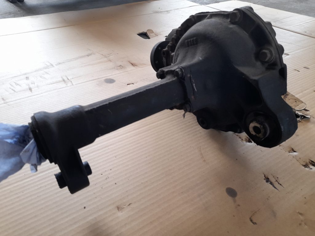 Priekšējais reduktors priekš RANGE ROVER SPORT 2007 3 Priekšējais reduktors priekš RANGE ROVER SPORT 2007