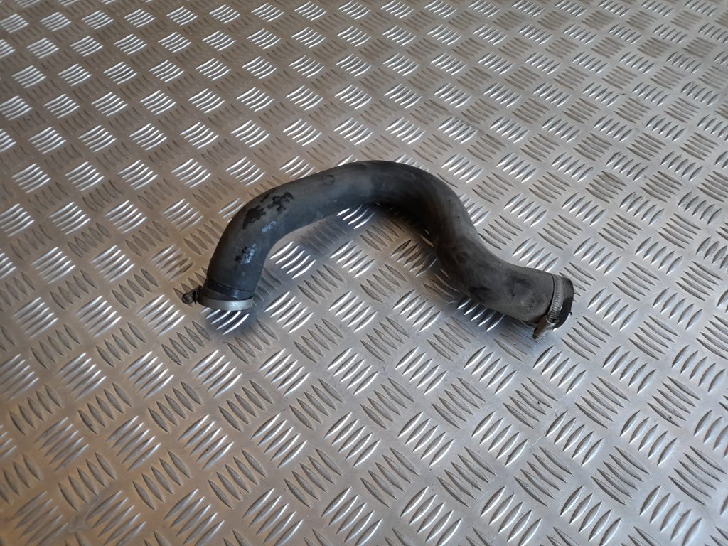 Dzesēšanas caurule priekš VOLVO V70 2003 SILVER 1 Dzesēšanas caurule priekš VOLVO V70 2003 SILVER