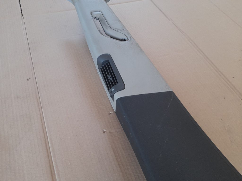 Vidējas salona statnes apdare priekš VOLVO V70 2003 SILVER