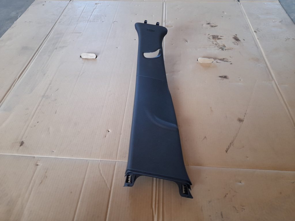 Vidējas salona statnes apdare priekš OPEL ASTRA SPORT 2017 1 Vidējas salona statnes apdare priekš OPEL ASTRA SPORT 2017