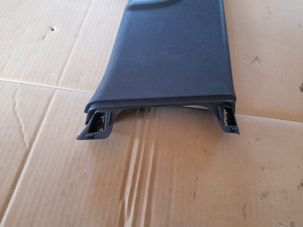 Vidējas salona statnes apdare priekš OPEL ASTRA SPORT 2017