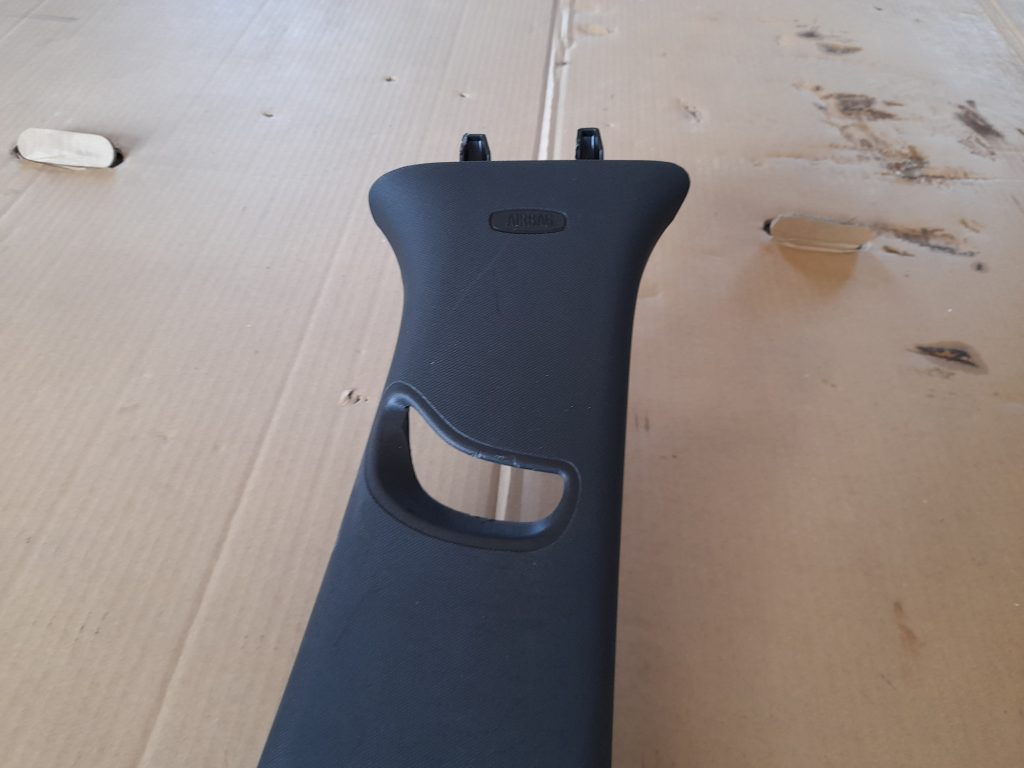 Vidējas salona statnes apdare priekš OPEL ASTRA SPORT 2017