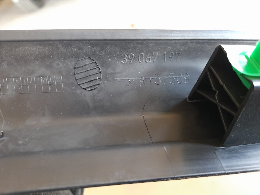 Sliekšņa laba uzlika priekš OPEL ASTRA SPORT 2017 6 Sliekšņa laba uzlika priekš OPEL ASTRA SPORT 2017