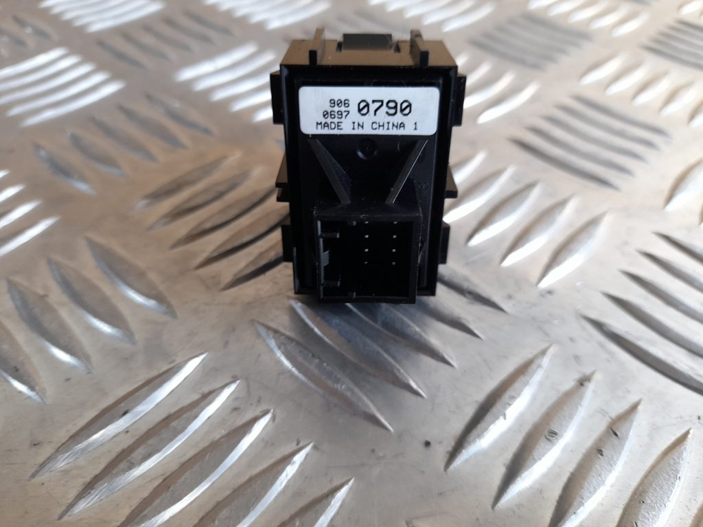 Stāvbremzes ieslēgšanas poga priekš OPEL ASTRA SPORT 2017 2 Stāvbremzes ieslēgšanas poga priekš OPEL ASTRA SPORT 2017