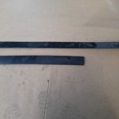 Aizmugurējo labo durvju moldings priekš VW PHAETON 2005