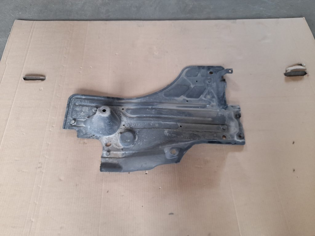 Virsbūves apakšējais aizsargs priekš VOLVO XC60 2009 1 Virsbūves apakšējais aizsargs priekš VOLVO XC60 2009