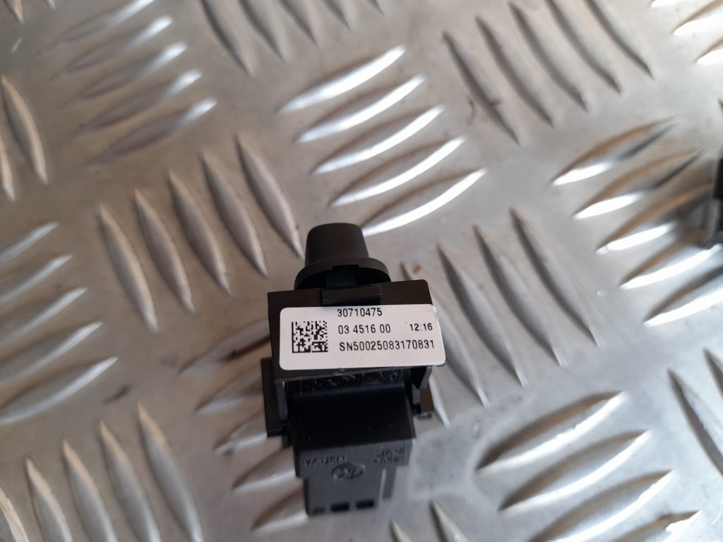 Atvēršanas/aizvēršanas poga priekš VOLVO XC60 2009 2 Atvēršanas/aizvēršanas poga priekš VOLVO XC60 2009