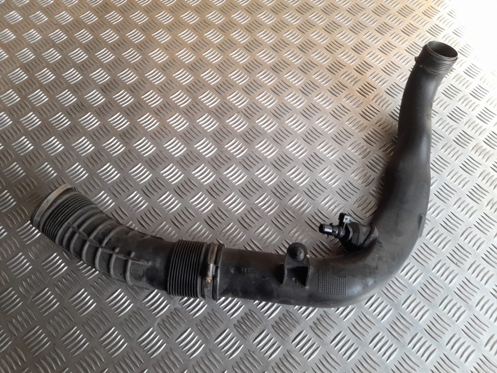 Interkulera caurule priekš VOLVO XC60 2009 1 Interkulera caurule priekš VOLVO XC60 2009