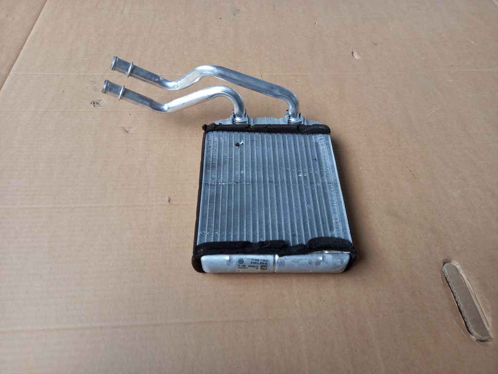 Apsildes sistēmas radiators priekš VW TOUAREG 2007 1 Apsildes sistēmas radiators priekš VW TOUAREG 2007