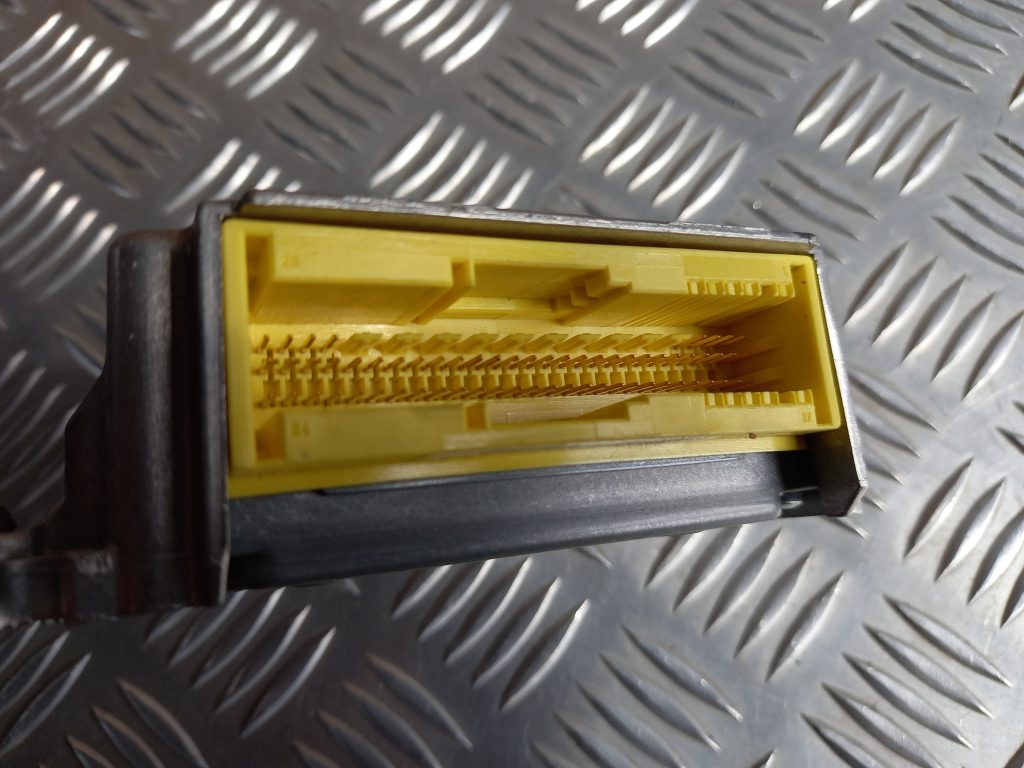 Drošības spilvena vadības bloks priekš VW TOUAREG 2007 3 Drošības spilvena vadības bloks priekš VW TOUAREG 2007