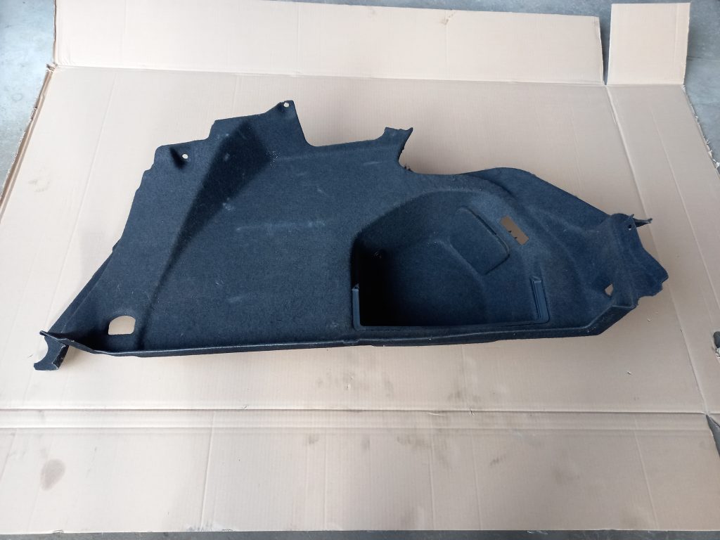 Bagāžnieka nodalījuma sānu apdare priekš VW PASSAT CC 2009 2 Bagāžnieka nodalījuma sānu apdare priekš VW PASSAT CC 2009