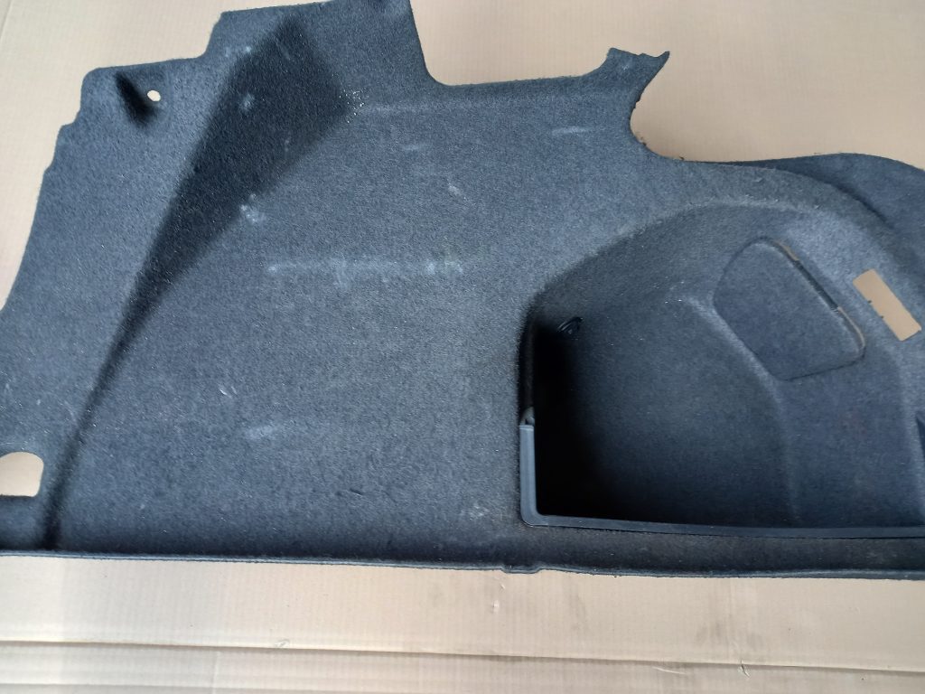 Bagāžnieka nodalījuma sānu apdare priekš VW PASSAT CC 2009 3 Bagāžnieka nodalījuma sānu apdare priekš VW PASSAT CC 2009